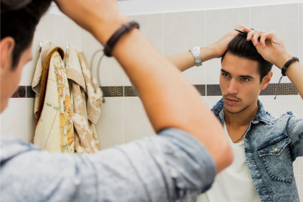 Protez Saçınızın Bakımı Konusunda Dikkat Etmeniz Gerekenler